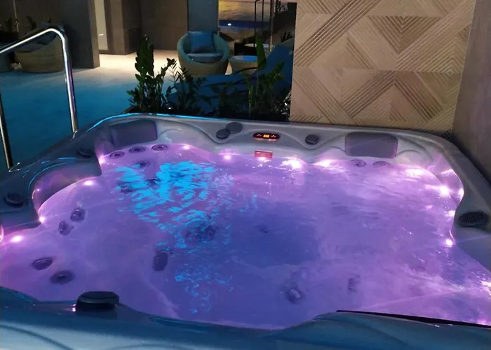 Zlote Piaski, Basen, Sauna,jacuzzi, Rolmasazer Habitación en casa particular *